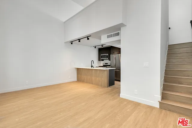 3602 Dunn Drive #5 Los Angeles, CA 90034