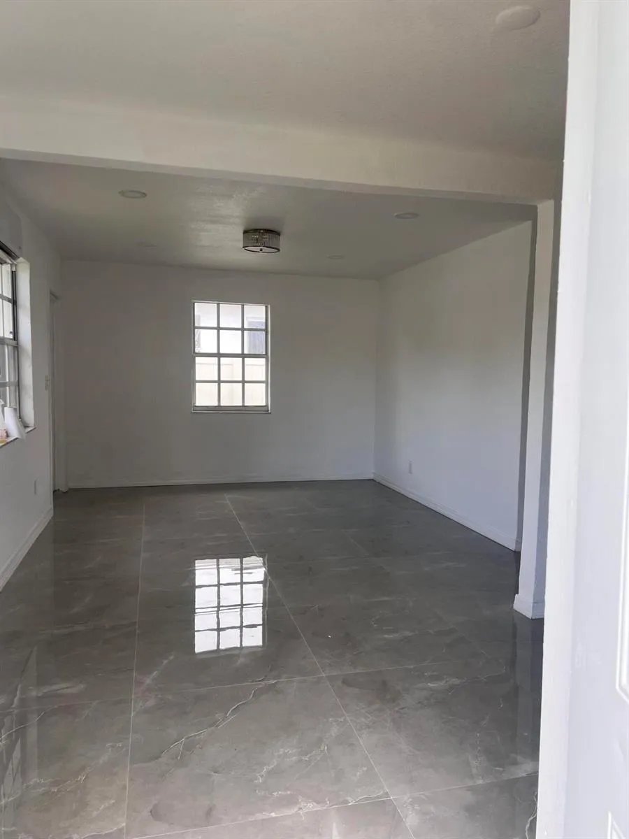 5012 SW 22ND STREET West Park, FL 33023