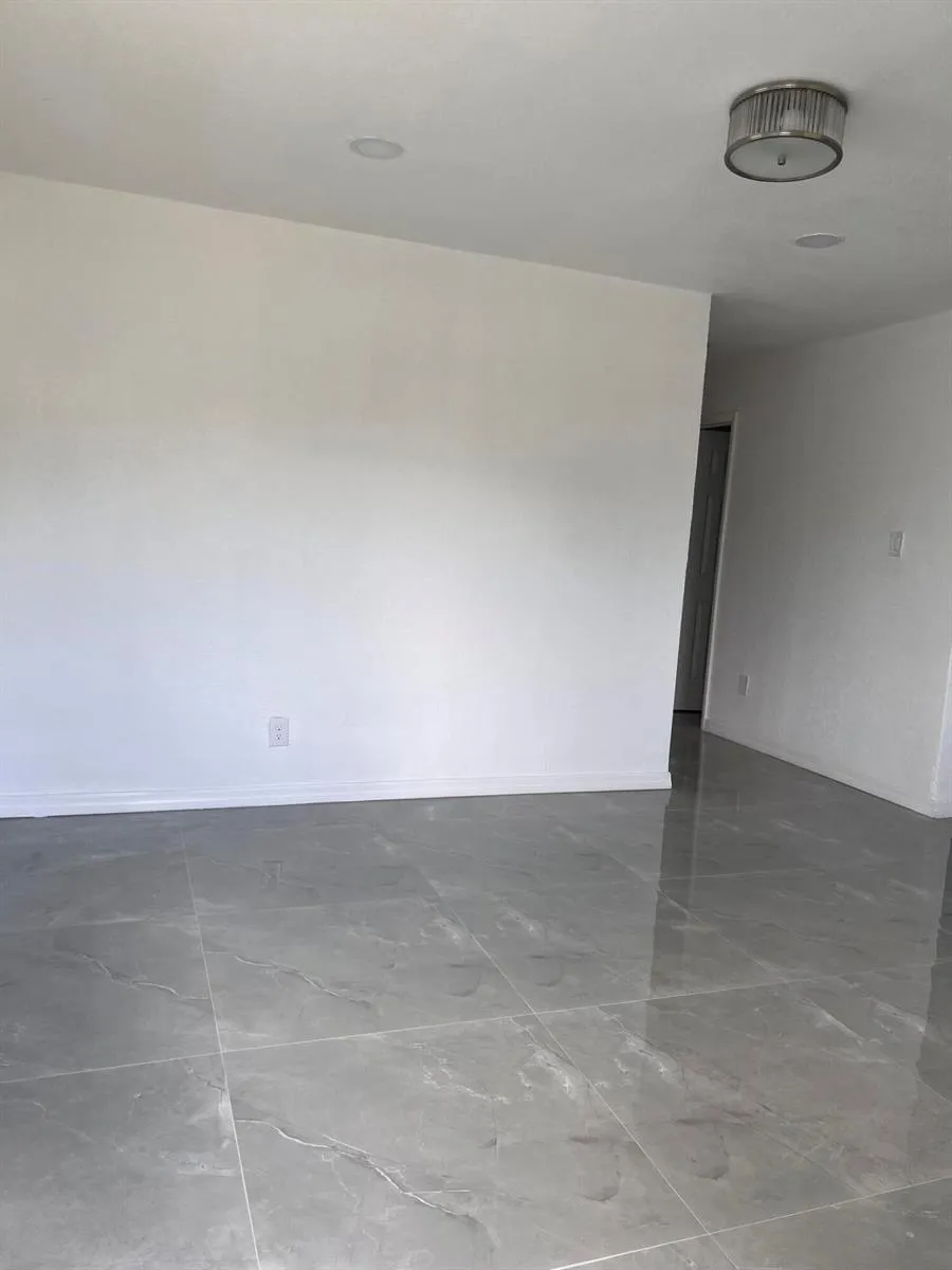 5012 SW 22ND STREET West Park, FL 33023