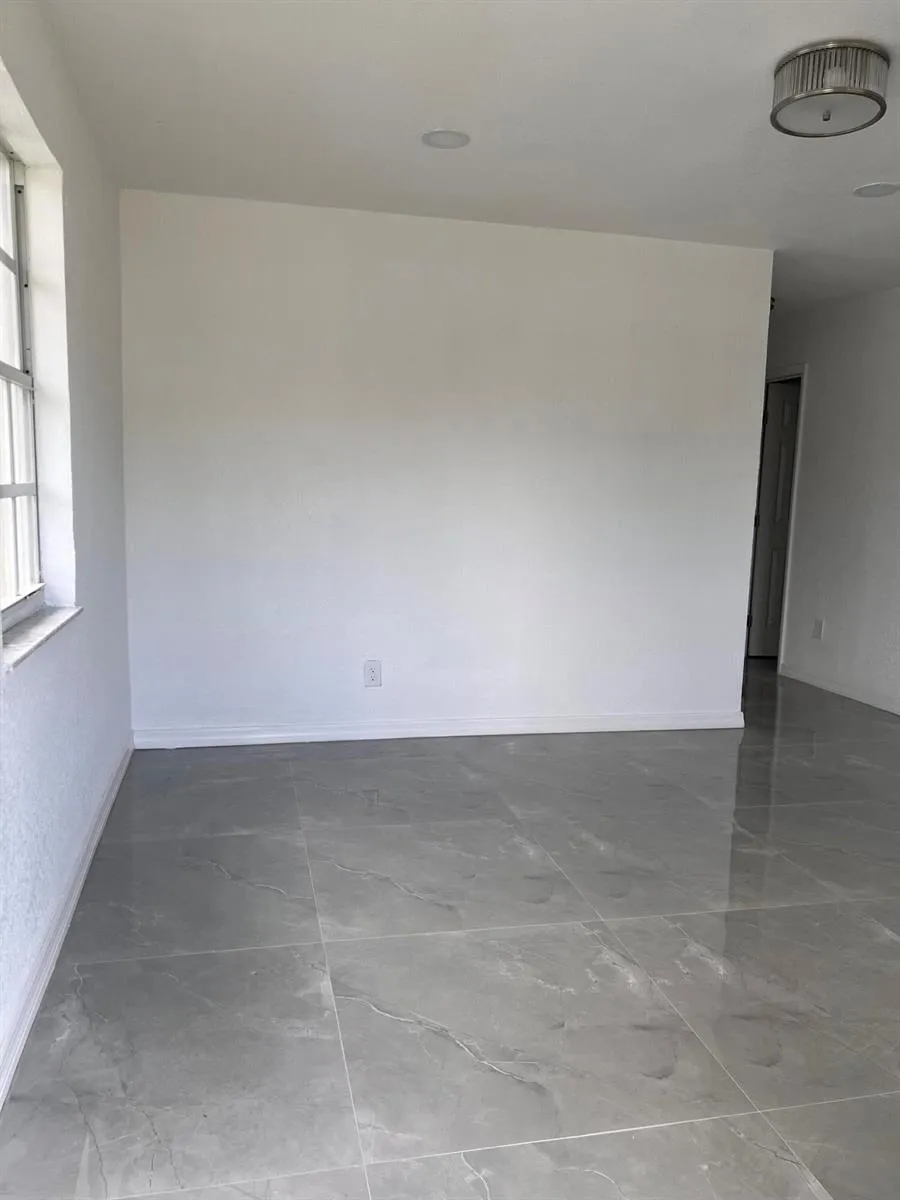 5012 SW 22ND STREET West Park, FL 33023