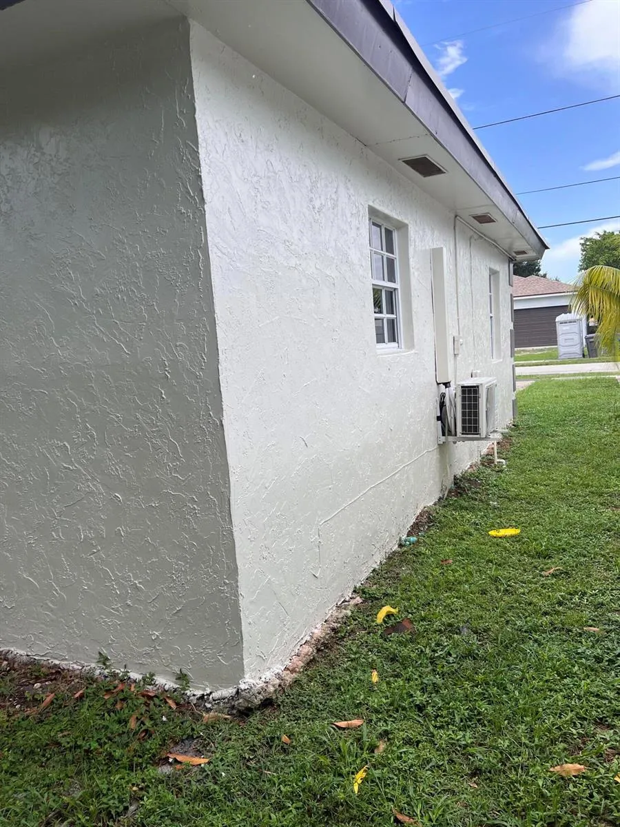 5012 SW 22ND STREET West Park, FL 33023