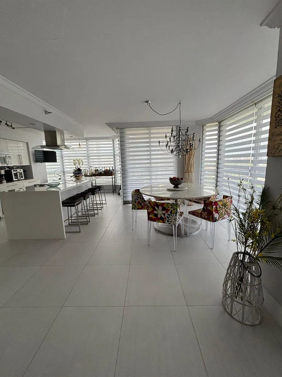 19101 NE 36TH DRIVE #1606 Aventura, FL 33180