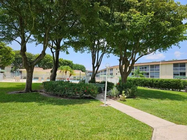 300 Village Green Circle S #209 Palm Springs, FL 33461