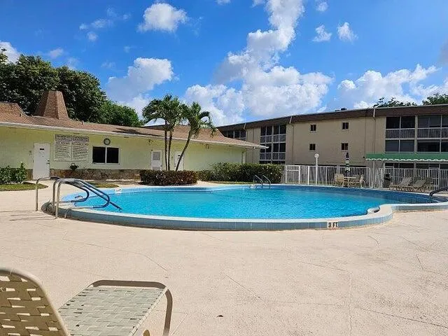300 Village Green Circle S #209 Palm Springs, FL 33461