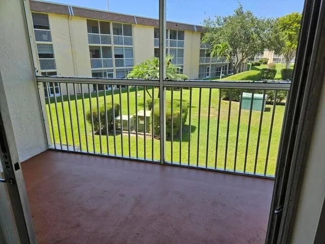 300 Village Green Circle S #209 Palm Springs, FL 33461