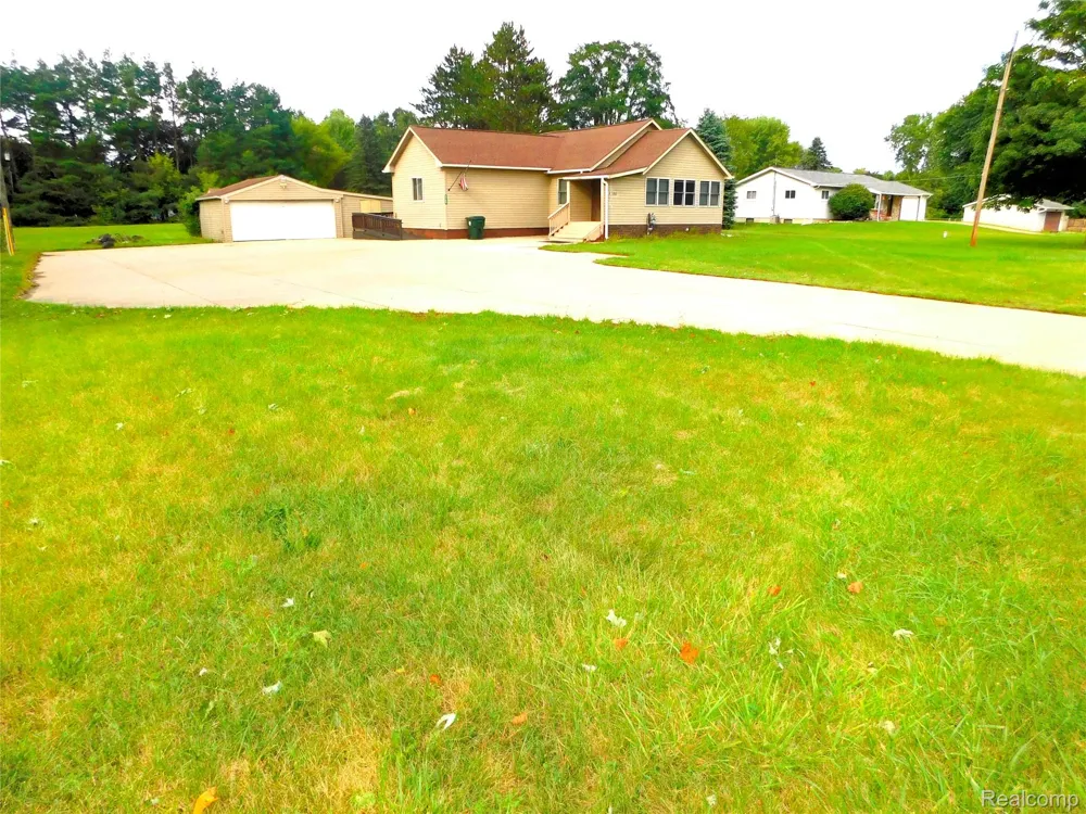 2780 W Clarkston Road Orion Charter Township, MI 48362