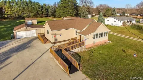 2780 W Clarkston Road