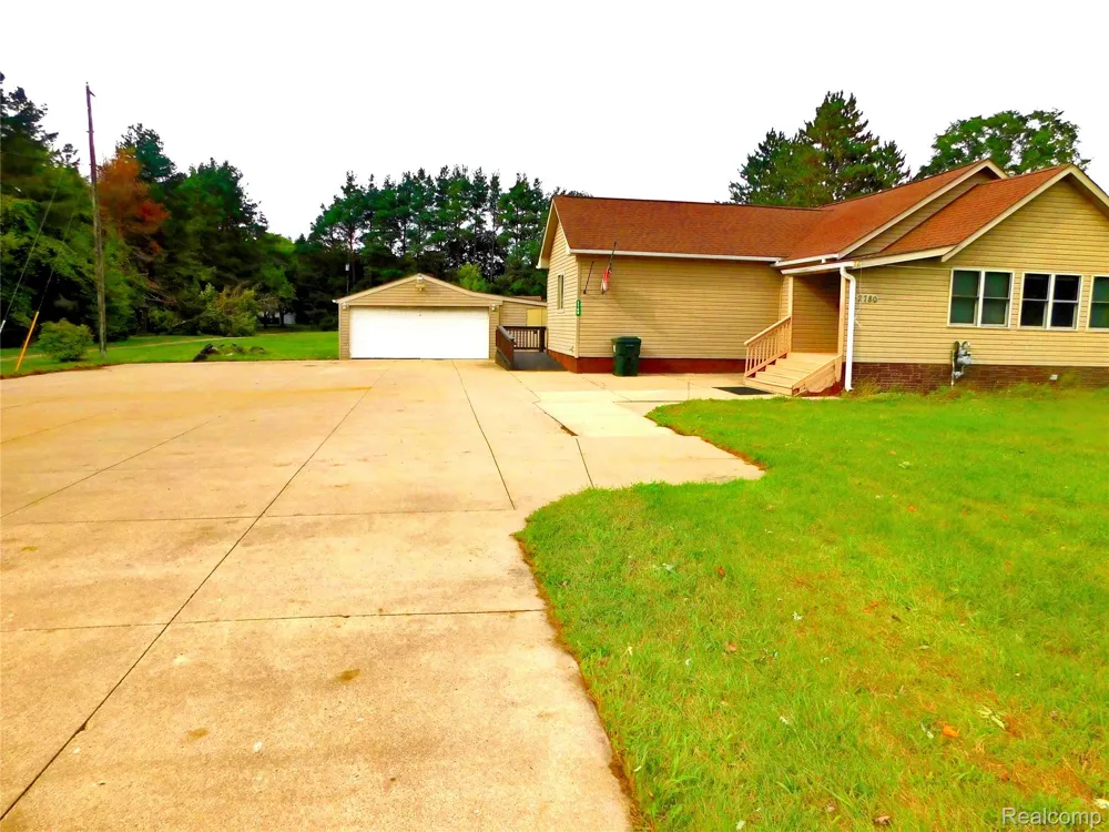2780 W Clarkston Road Orion Charter Township, MI 48362