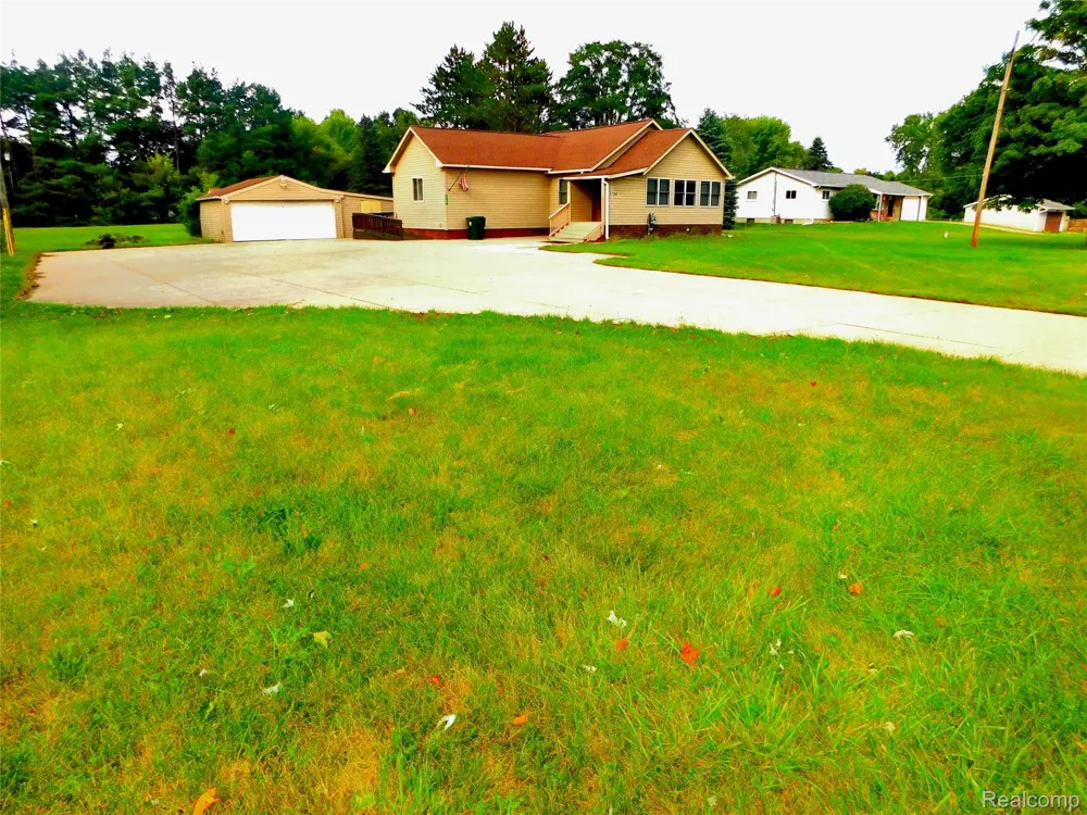2780 W Clarkston Road Orion Charter Township, MI 48362