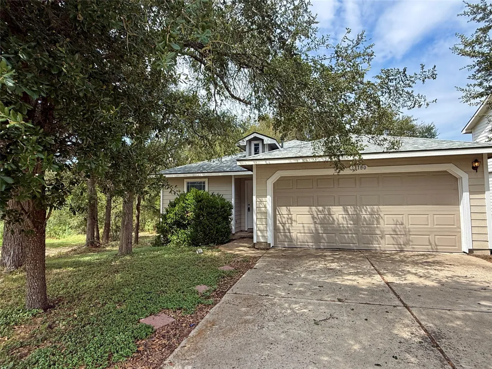 13100 Winecup Mallow Trail Elgin, TX 78621