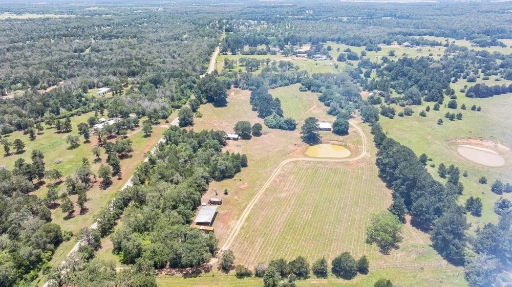 146 Split Oak Road Smithville, TX 78957