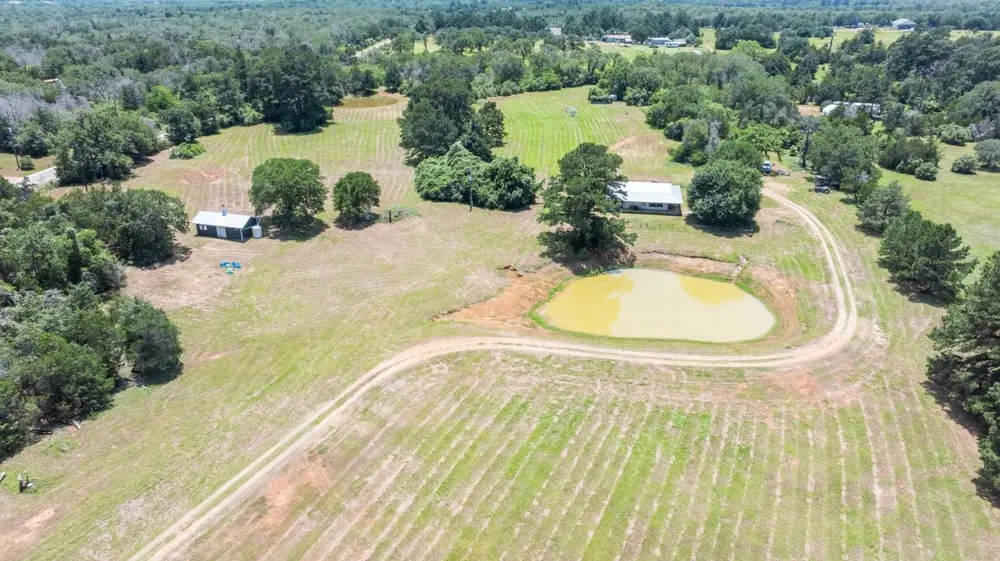 146 Split Oak Road Smithville, TX 78957