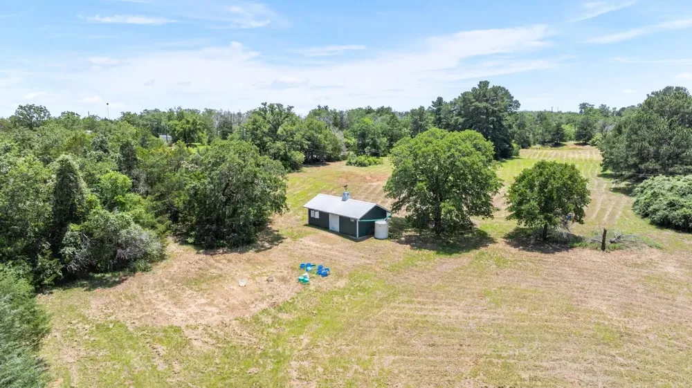 146 Split Oak Road Smithville, TX 78957