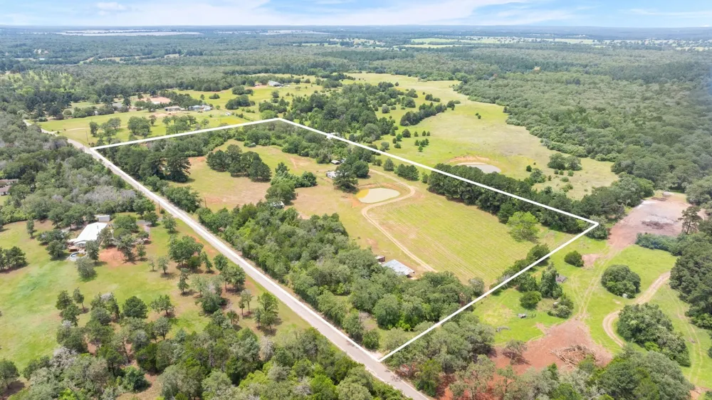 146 Split Oak Road Smithville, TX 78957