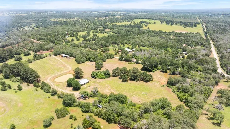 146 Split Oak Road Smithville, TX 78957