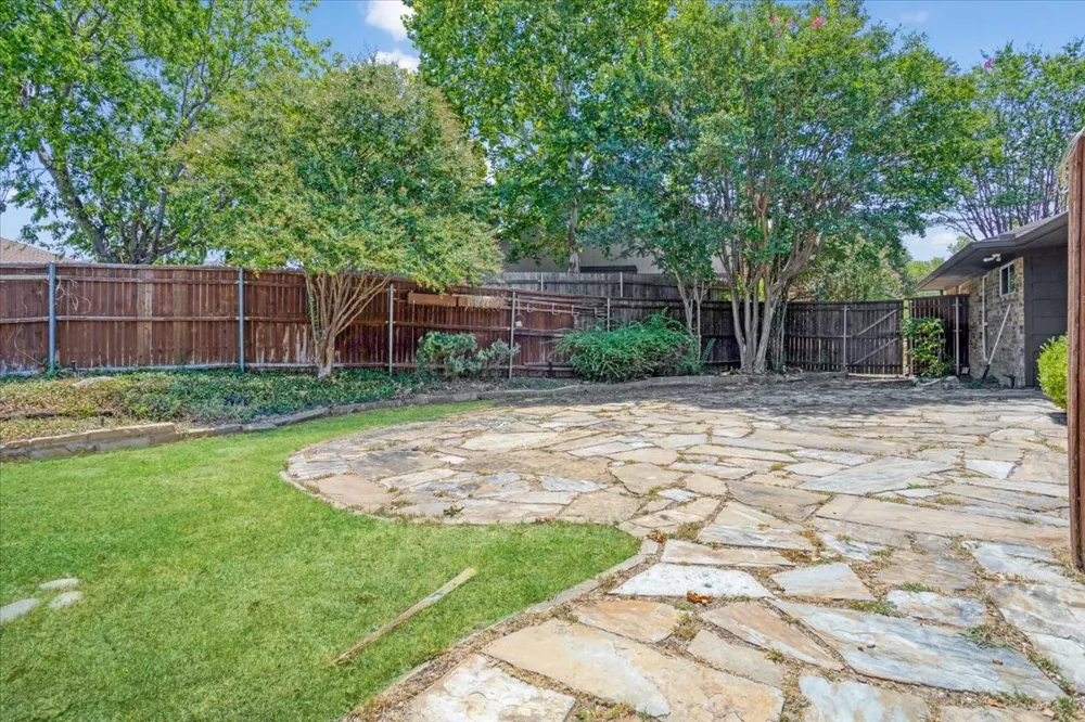 2149 Willow Place #A & B Carrollton, TX 75006