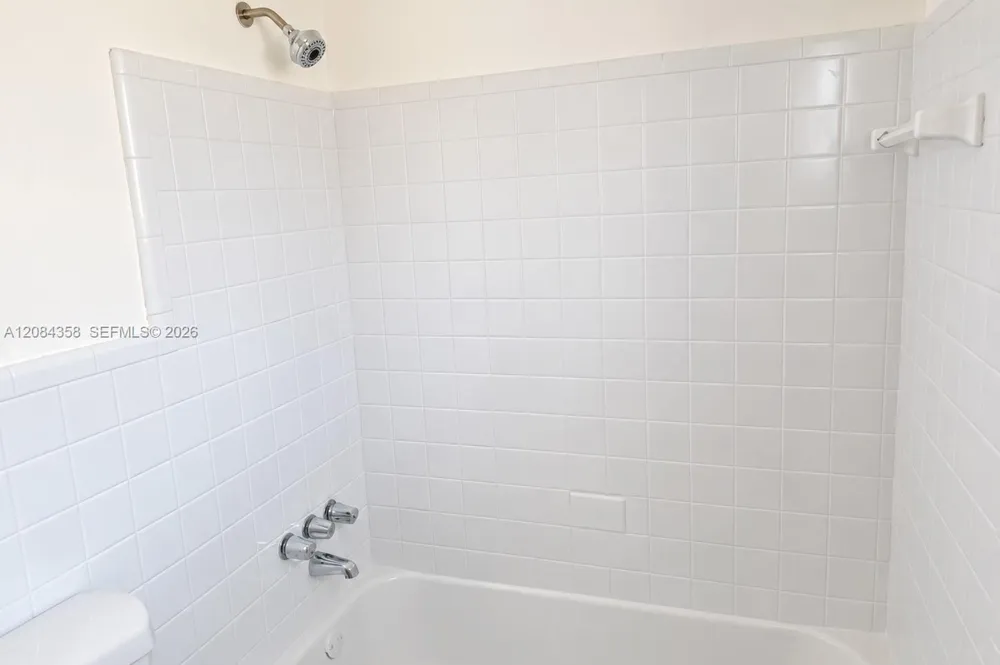 304 SE 9th Ct #8 Hallandale Beach, FL 33009