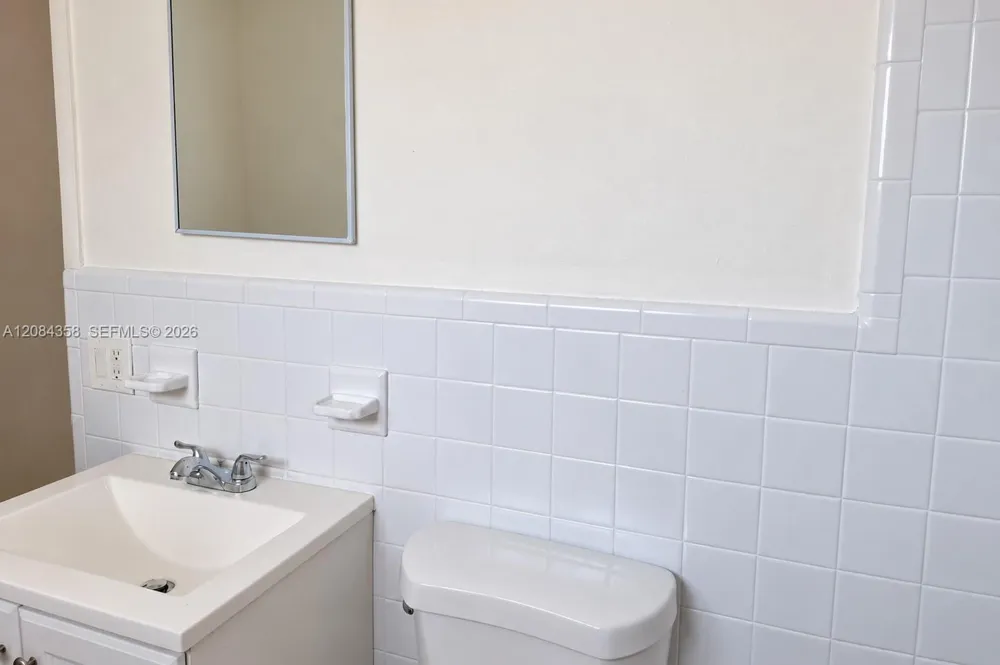 304 SE 9th Ct #8 Hallandale Beach, FL 33009