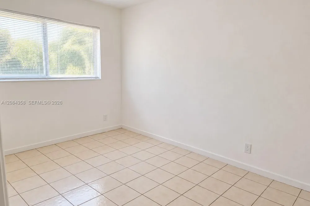 304 SE 9th Ct #8 Hallandale Beach, FL 33009