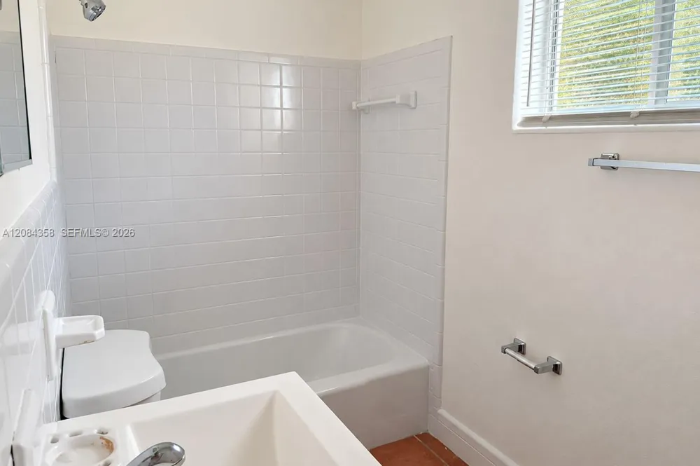 304 SE 9th Ct #8 Hallandale Beach, FL 33009