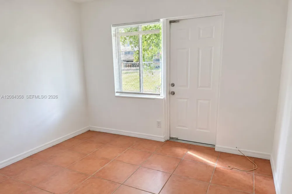 304 SE 9th Ct #8 Hallandale Beach, FL 33009