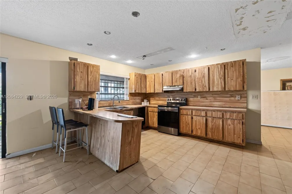 13217 SW 44th Ln Miami, FL 33175