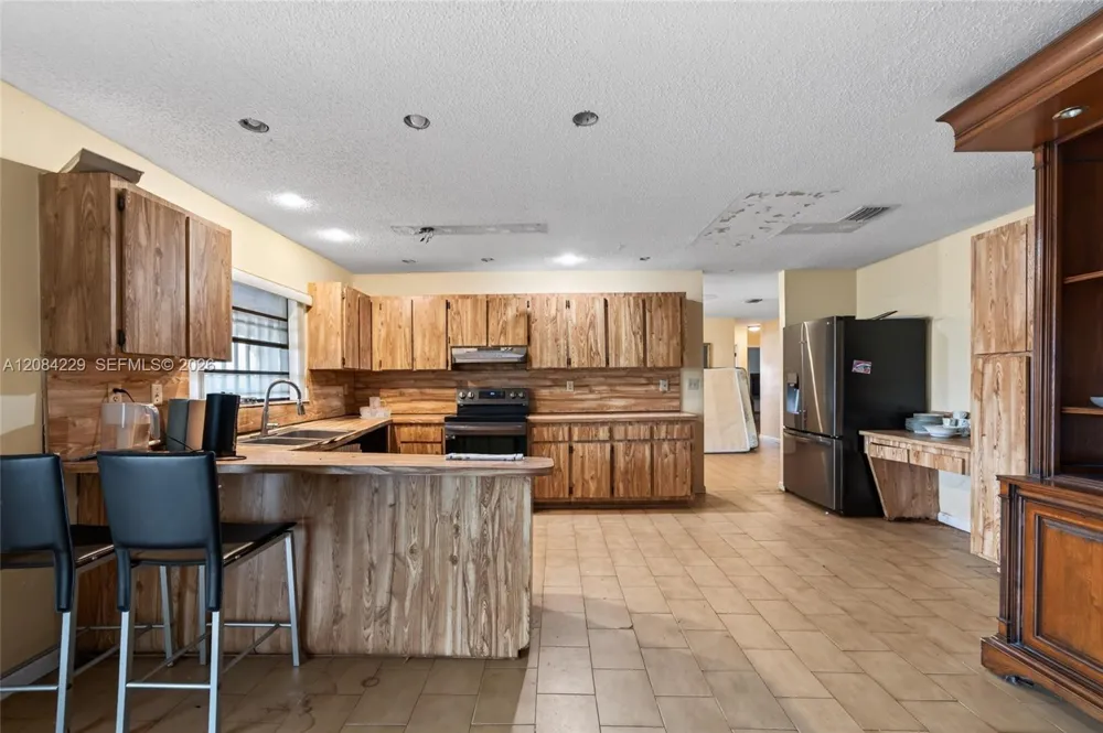13217 SW 44th Ln Miami, FL 33175