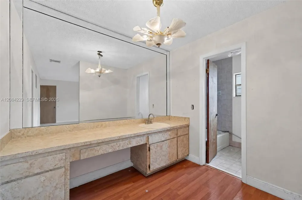 13217 SW 44th Ln Miami, FL 33175