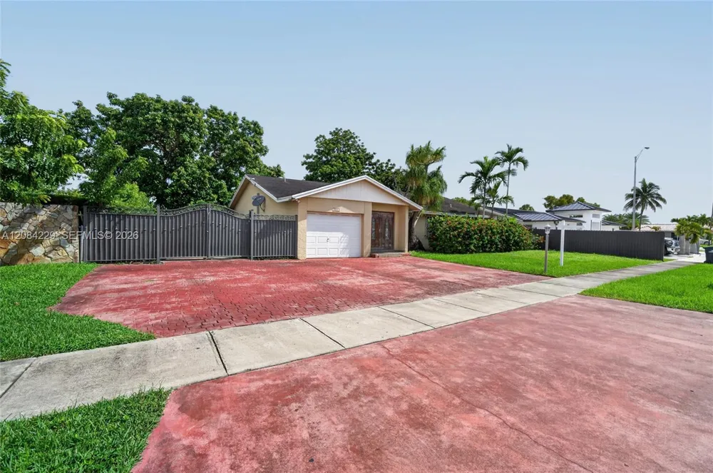 13217 SW 44th Ln Miami, FL 33175