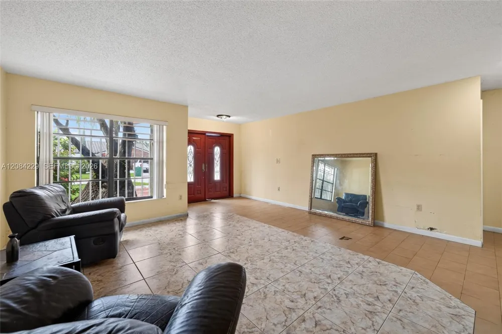 13217 SW 44th Ln Miami, FL 33175