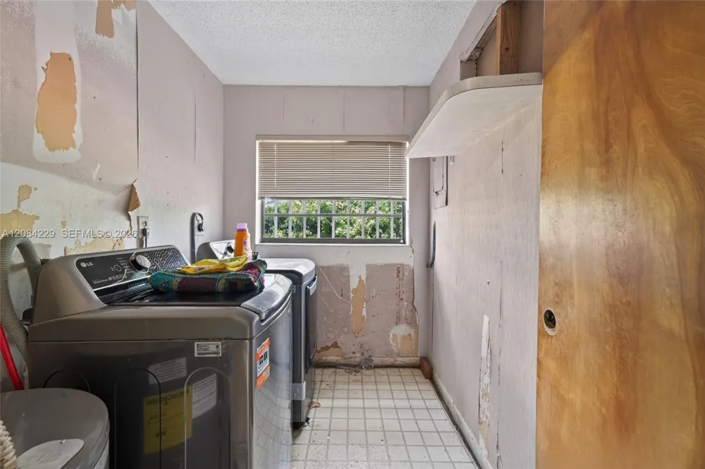 13217 SW 44th Ln Miami, FL 33175