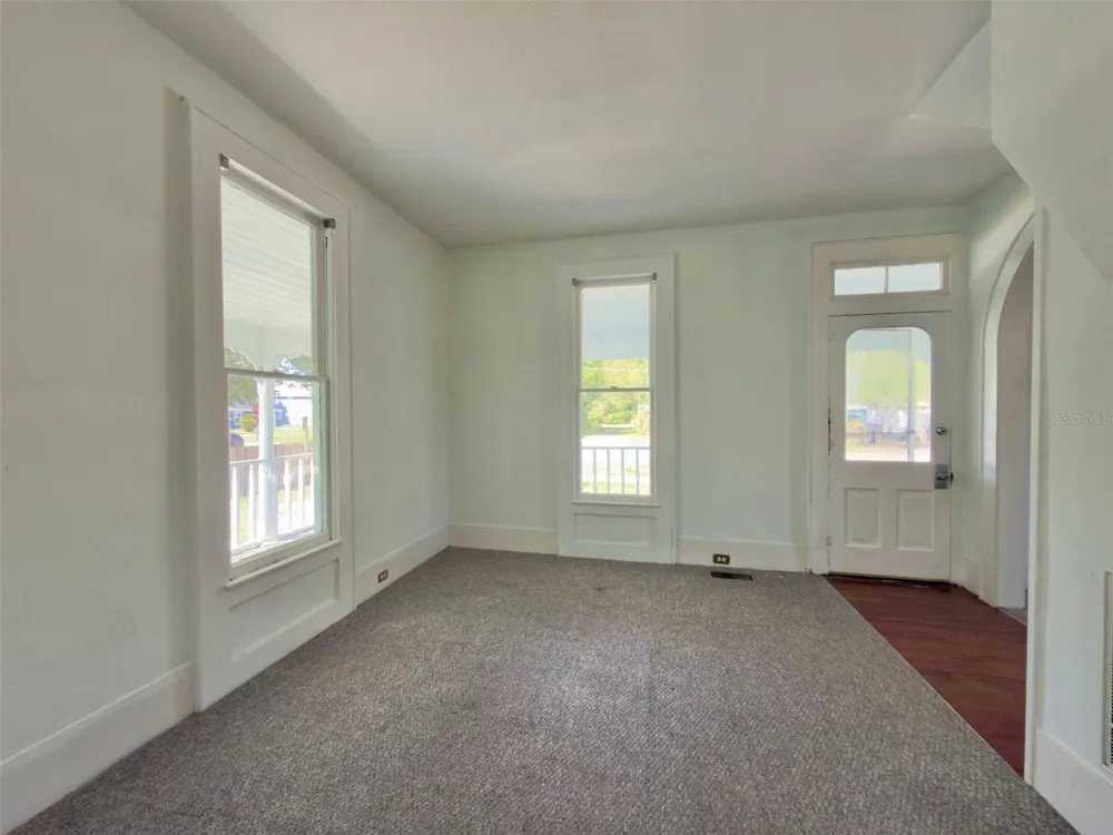 21 S MARY STREET Eustis, FL 32726