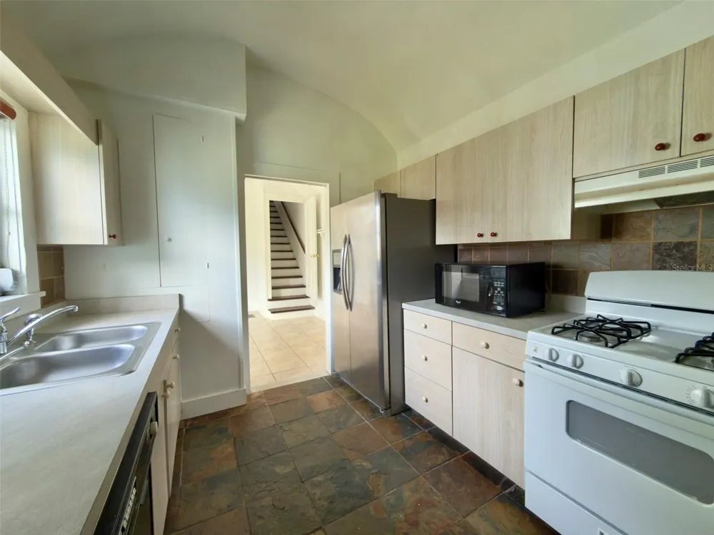 21 S MARY STREET Eustis, FL 32726