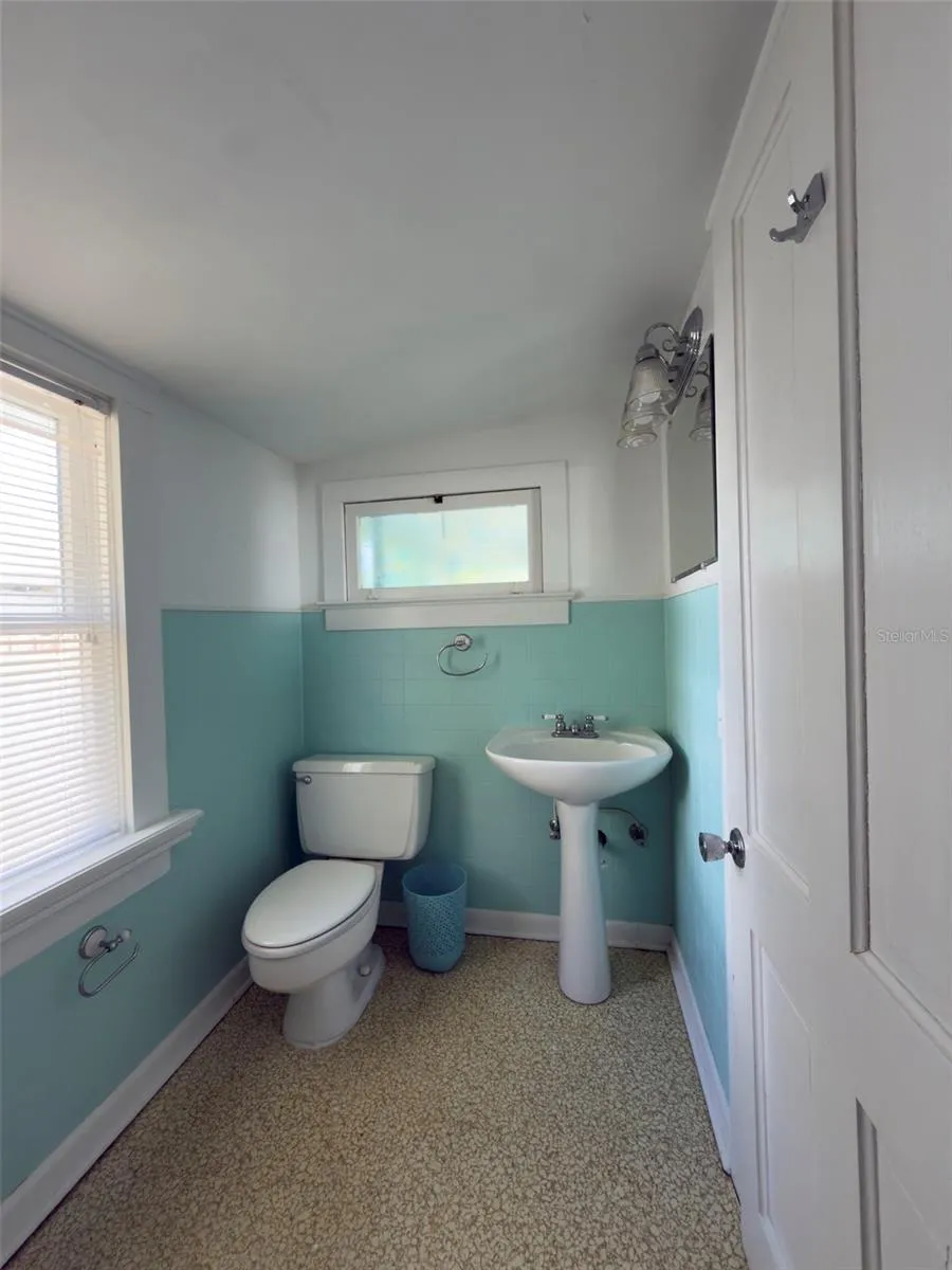 21 S MARY STREET Eustis, FL 32726