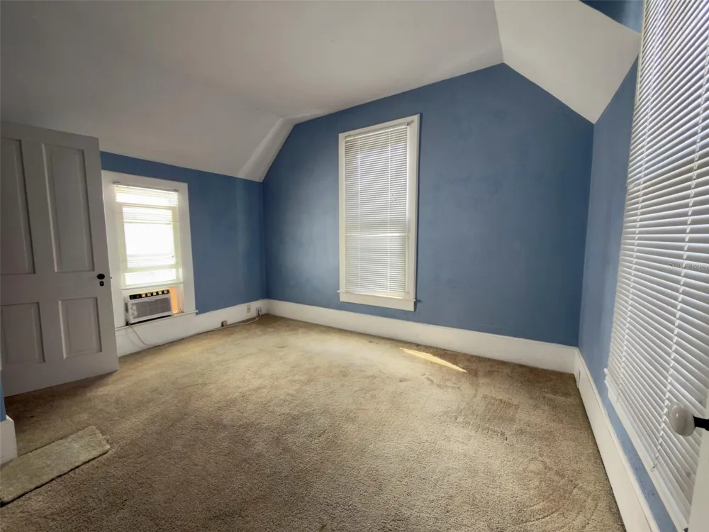 21 S MARY STREET Eustis, FL 32726
