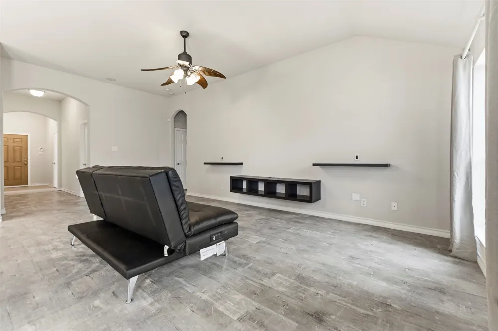 937 Behrens Court Crowley, TX 76036