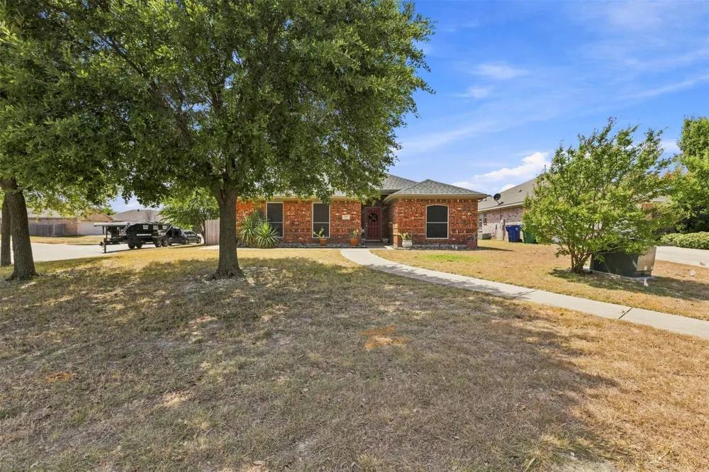 937 Behrens Court Crowley, TX 76036