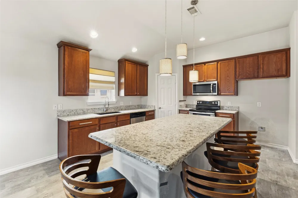 937 Behrens Court Crowley, TX 76036