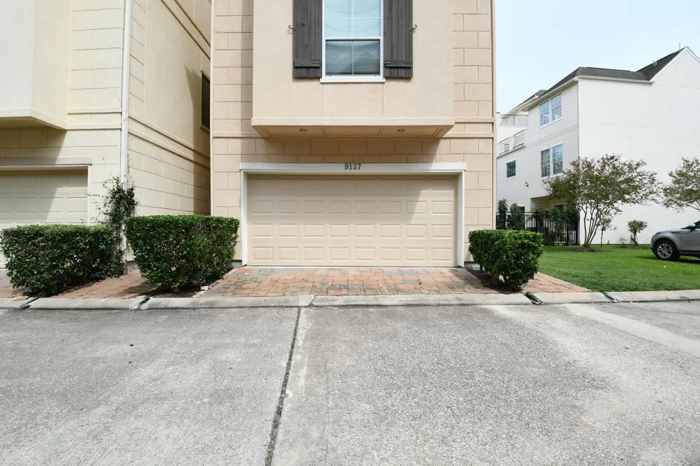9127 Harbor Hills Drive Houston, TX 77054