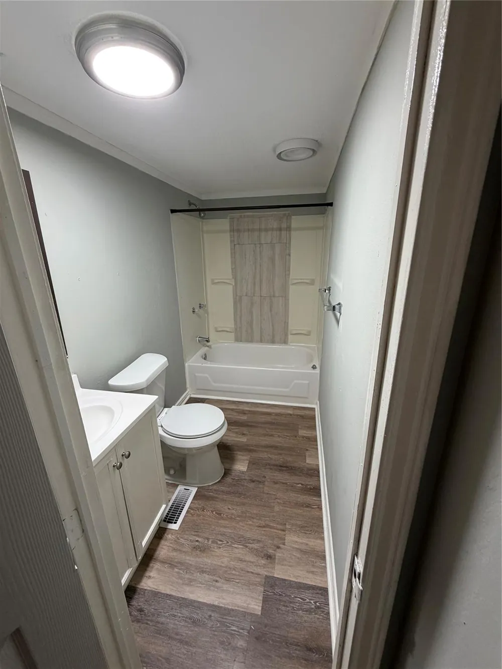 9651 Warm Spring Willis, TX 77318