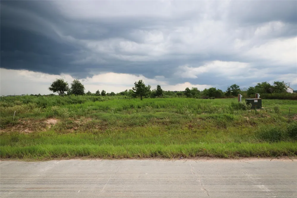 540 Road 5705 Cleveland, TX 77327