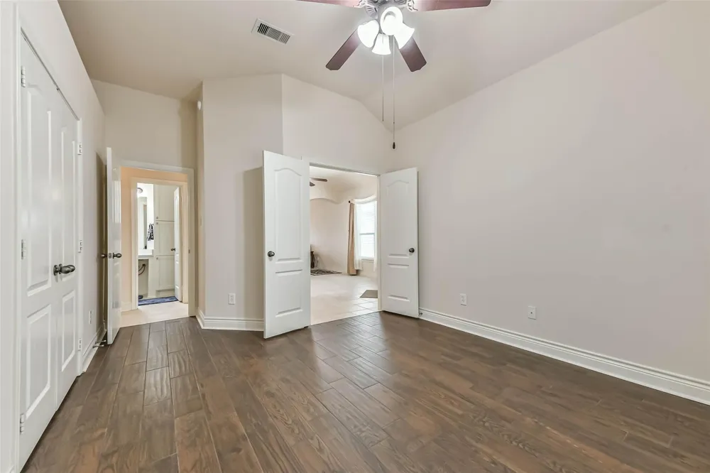 4055 Bentwood Drive Dickinson, TX 77539