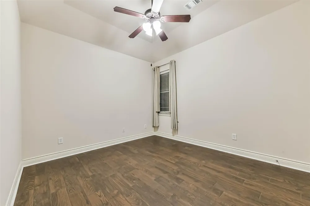 4055 Bentwood Drive Dickinson, TX 77539