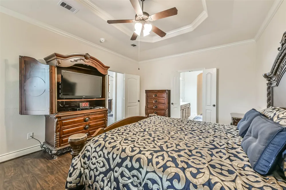 4055 Bentwood Drive Dickinson, TX 77539