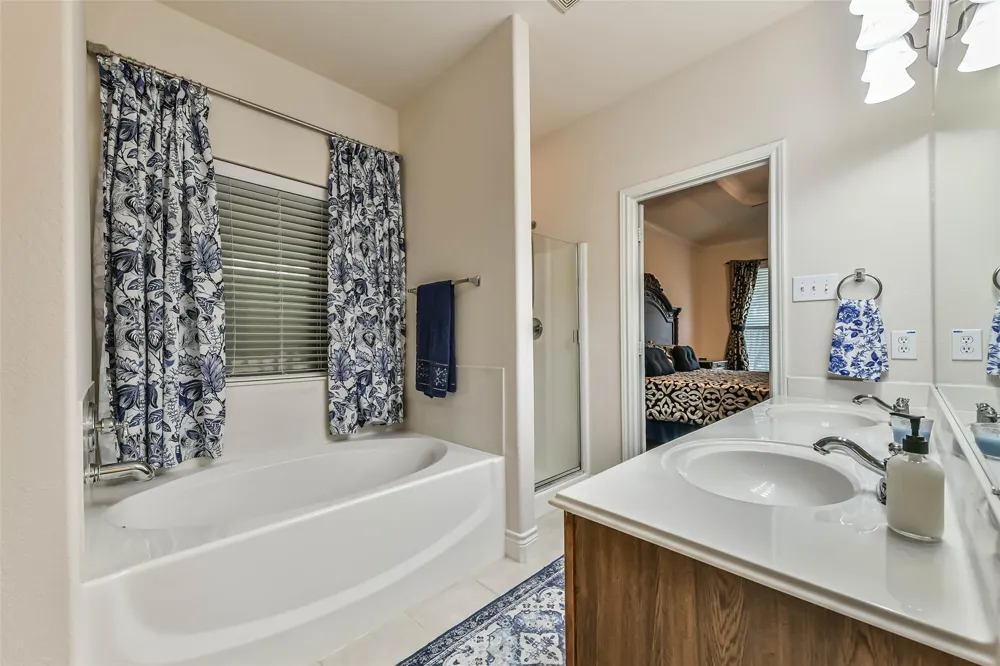 4055 Bentwood Drive Dickinson, TX 77539