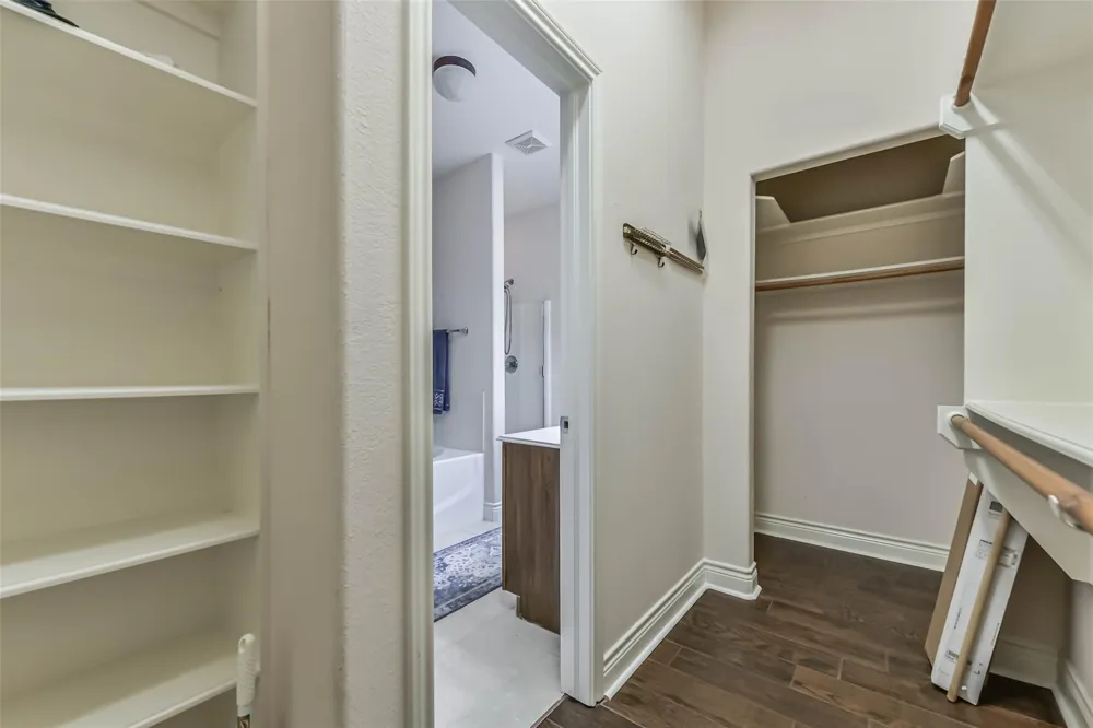 4055 Bentwood Drive Dickinson, TX 77539