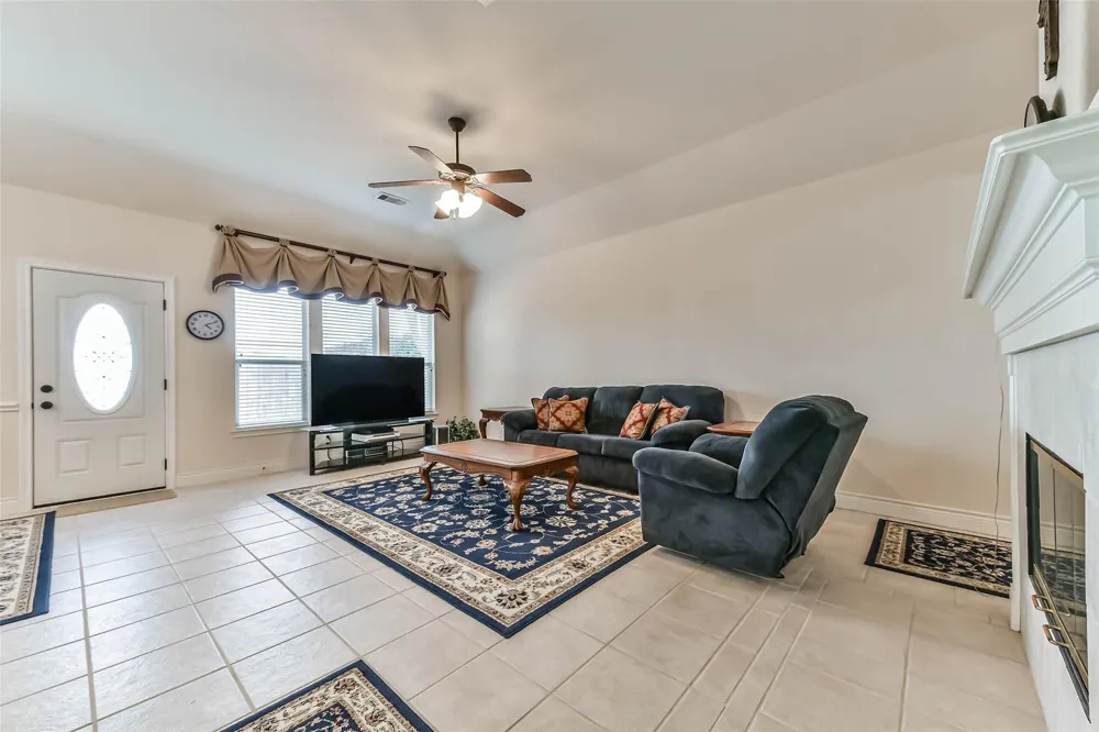4055 Bentwood Drive Dickinson, TX 77539