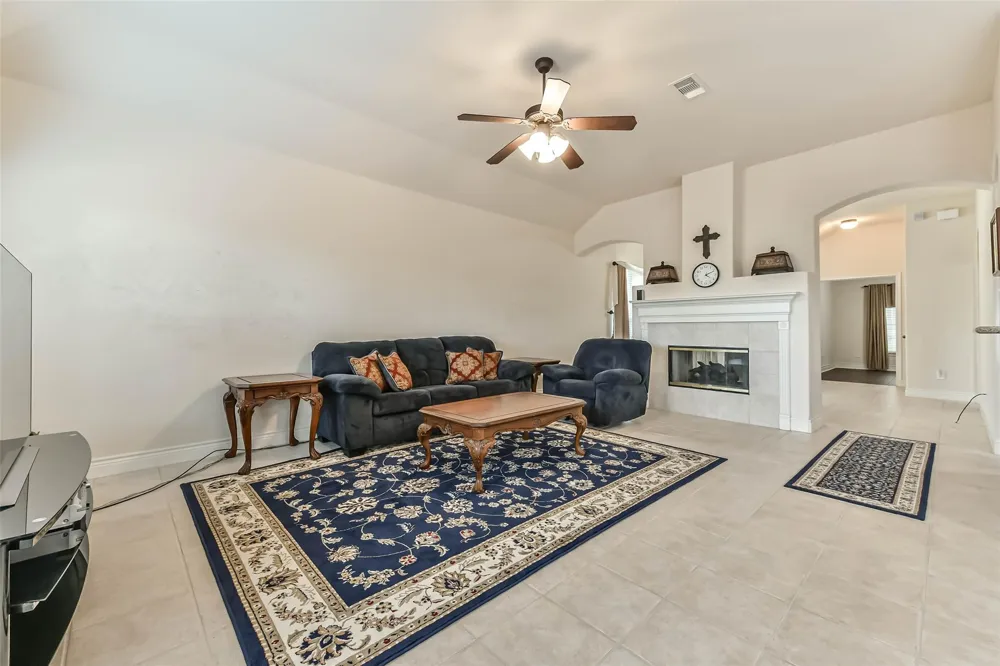 4055 Bentwood Drive Dickinson, TX 77539