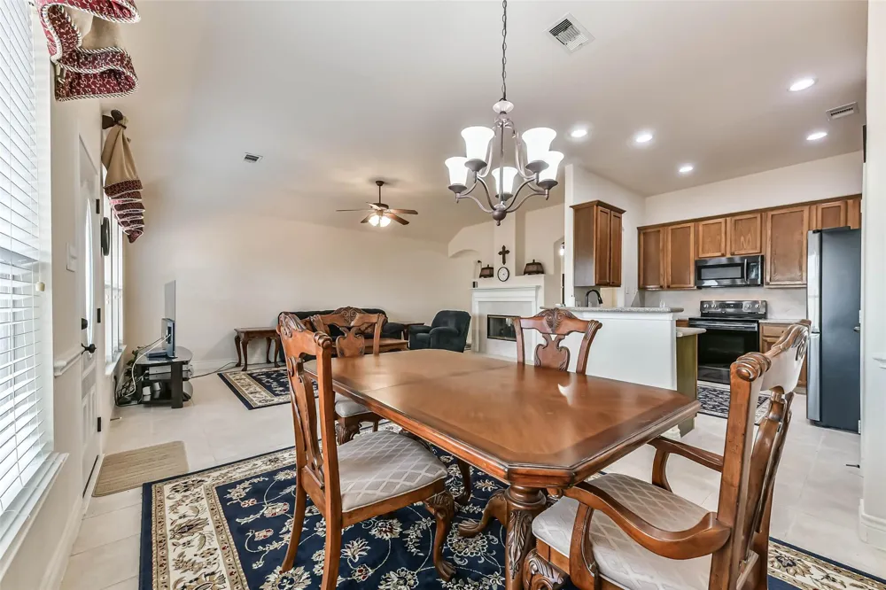 4055 Bentwood Drive Dickinson, TX 77539