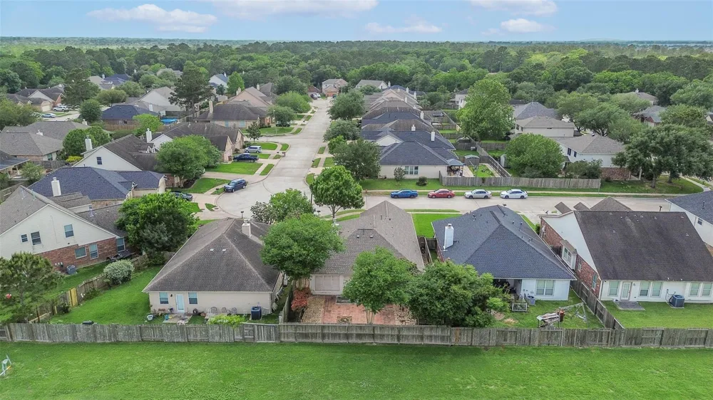 4055 Bentwood Drive Dickinson, TX 77539